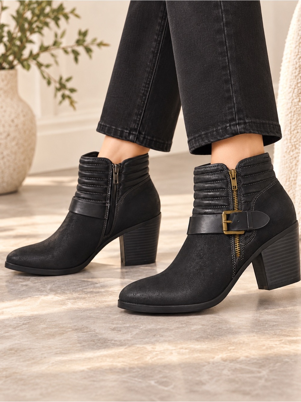 Relativity 10M  Moto Ankle Boots Buckle Block Heel Quilted